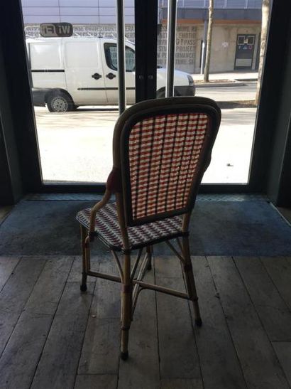 null 63 chaises de terrasse modèle "parisiennes" (possiblité de vendre par paire...