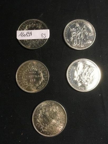 null Cinq pièces de 10 francs en argent. ds 124 grs