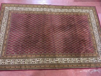 null Tapis mécanique de couleur bordeaux