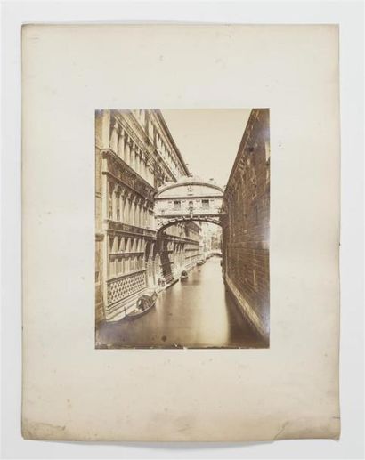 null Ensemble de 17 photographies 
Vue d'Italie : Venise, Rome, Milan, Pise
36 x...