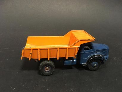 null Dinky Toys Camion Berliet orange et bleu 
Made in France