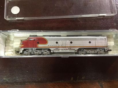 null LIFE LIKE TRAIN locomotive E8/9 Locomotive AT&SF #80A Item #7827