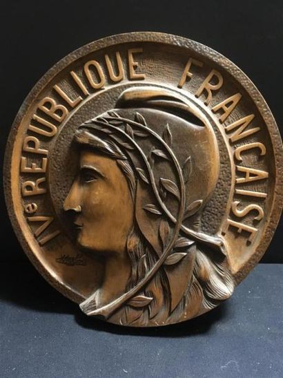 null Médaille IVème République 
Bois
D : 20 cm