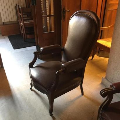 null Fauteuil Voltaire garni de skai marron