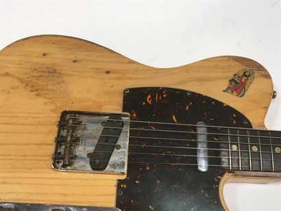 null FENDER TELECASTER 1968 Blond
Guitare dans housse
marques sur le vernis
Numéor...