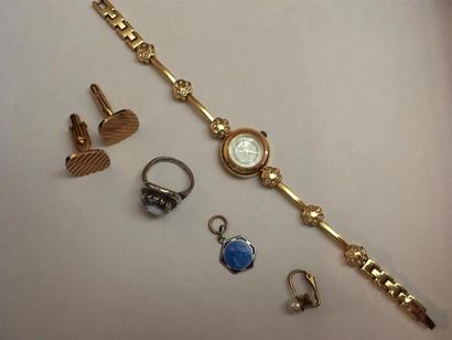 null Lot de bijoux en métal et montre.