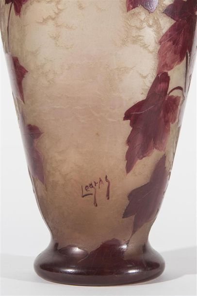 null LEGRAS, vase balustre en verre multicouche 
Vers 1900
H : 46 cm