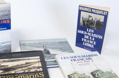null SOUS MARIN Cinq ouvrages sur les sous-marins dont : PASQUELOT les sous-marins...