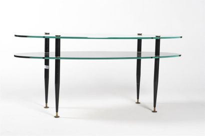 null Travail 1950
Table basse à double plateaux en verre transparent et opalin noir...