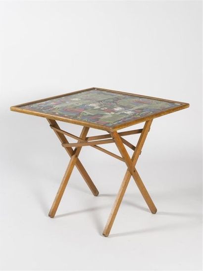null Dodik JEGOU (Née en 1934)
Table pliante à structure en bois
Plateau en carreaux...