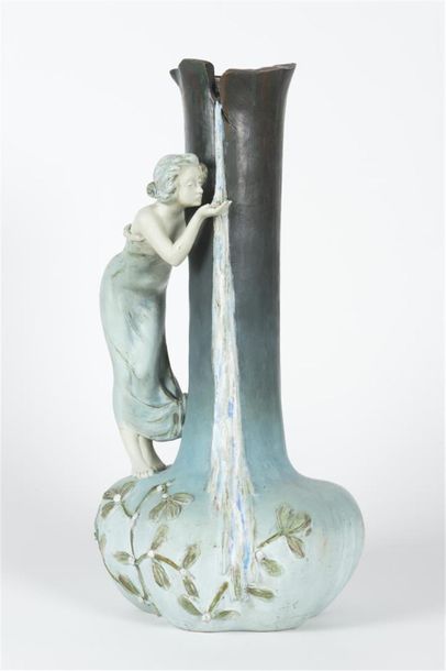 null Aristide de RANIERI  ( 1880 - 1971 ) 
Grand vase en terre cuite polychrome à...