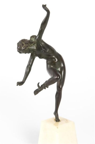 null Claire-Jeanne COLINET (1880-1950)
Epreuve en bronze représentant une danseuse...