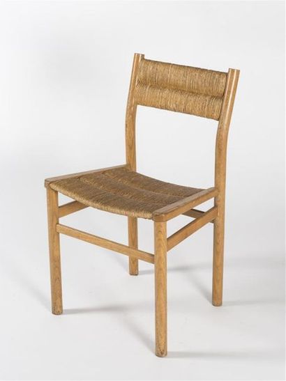 null Pierre GAUTIER-DELAYE (1923-2006)
Suite de trois chaises modèle Week-end à structure...