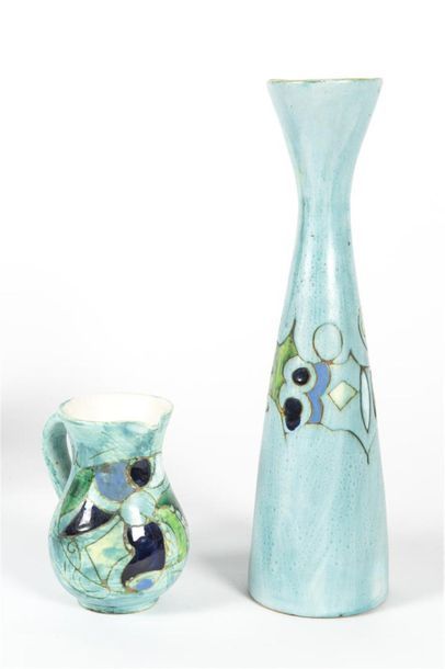 null Marie- Christine TREINEN (20ème siècle)
Suite de huit pièces comprenant un vase,...