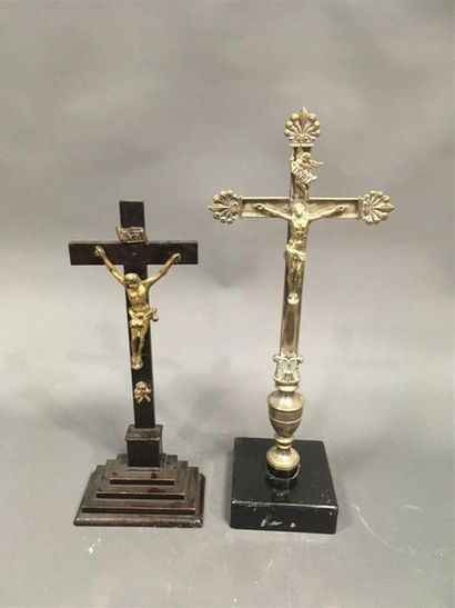 null Deux crucifix
H: 53 cm