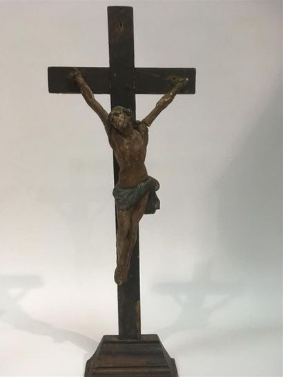 null Christ en bois polychrome, 19ème
H Chriist : 34 cm