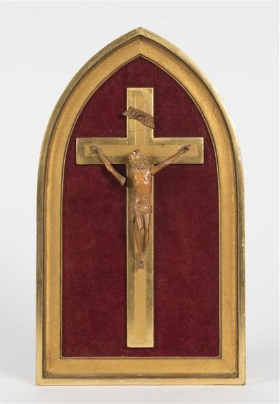 null Crucifix en bois dans cadre doré
H totale : 38cm
Christ légèrement piqué