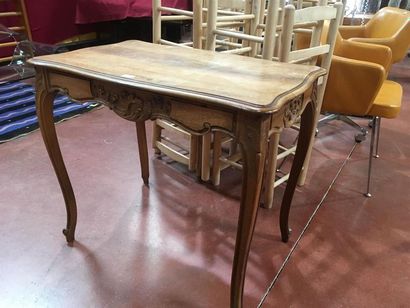 null Table en bois naturel de style Louis XV