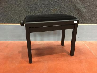 null Tabouret de pianon en bois teinté noir, assise en velours noir
Assise réglable
très...