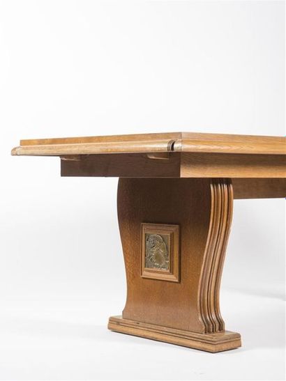 null Dans le goût de Maxime OLD (1910-1991) Table rectangulaire à deux rallonges...