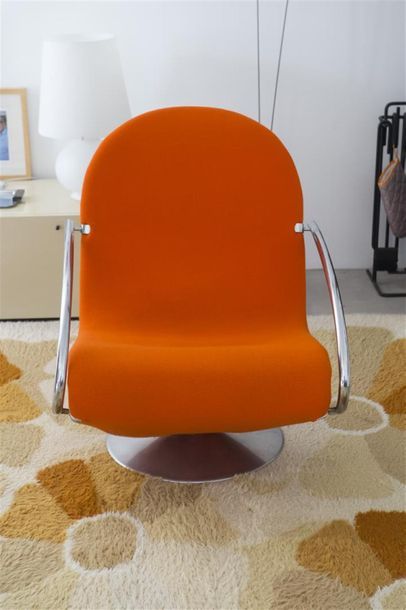 null Verner PANTON (1926-1998)
Paire de fauteuils modèle 123 Système à base circulaire...