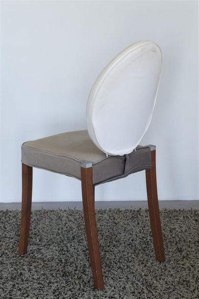 null Philippe STARCK (Né en 1949)
Chaise modèle Peninsula à piètement en hêtre teinté...