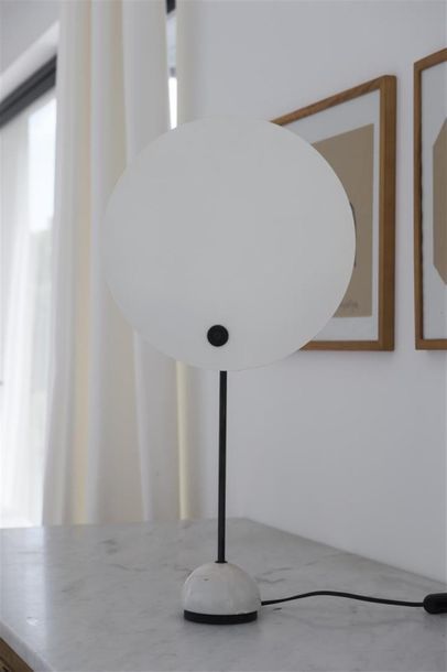 null Vico MAGISTRETTI (1920 - 2006)
Lampe de table modèle Idomeneo à un feu en métal...