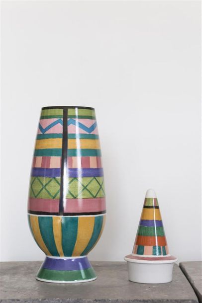 null Alessandro MENDINI (Né en1931)
Vase couvert modèle 100% Make-up en porcelaine...