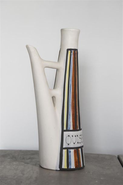 null Roger CAPRON (1920-2006)
Pichet en céramique émaillée polychrome à décor pyjama,...