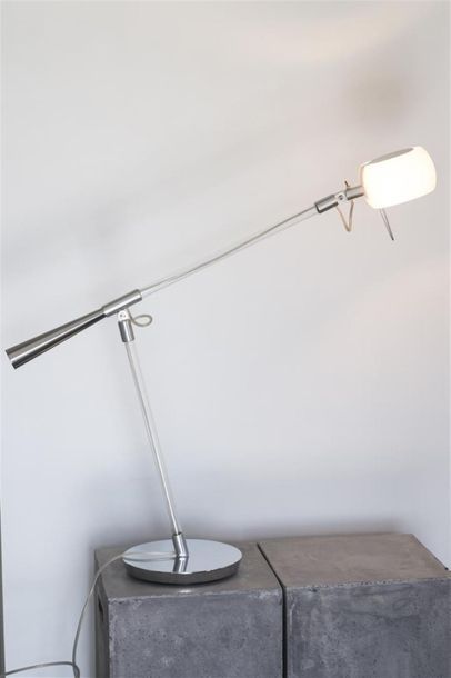 null Riccardo GIOVANETTI (Né en 1967) 
Lampe de table modèle Grex avec base en aluminium...