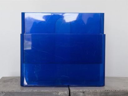 null Giotto STOPPINO (1926 - 2011)
Porte-revue en plastique transparent de couleur...