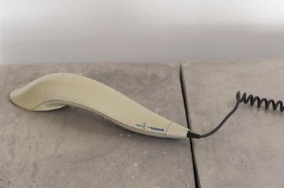 null Philippe STARCK (Né en 1949) & Thomson
Téléphone filaire modèle Ola en plastique...