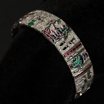 null Bracelet ruban en or blanc (750) 18K pavage de petits diamants avec motifs egyptiens....