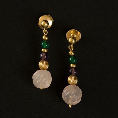 null Paire de pendants d'oreilles en or jaune (750) 18K ornés de quartz rose, améthyste...