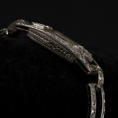 null Montre bijou en platine, lunette et anneaux du bracelets rectangulaires entièrement...