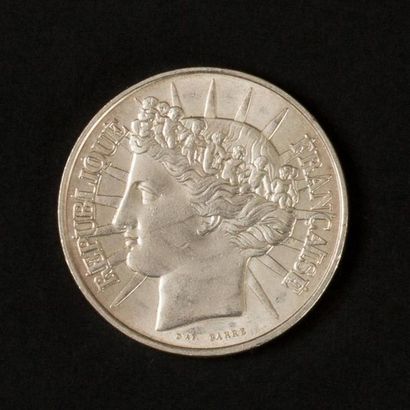 null Une piièce argent de 100 Francs République Française 1988 EXEMPTE