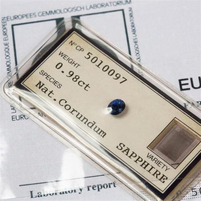 null Saphir 0,98 carat. Certificat EGL n°5010097 en date du 2 janvier 1985. EXEM...