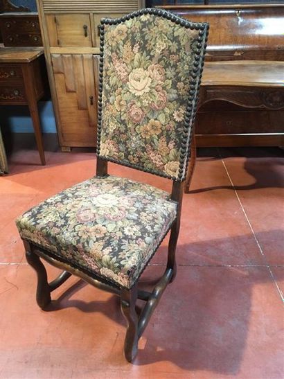 null Huit chaises deux fauteuils de style Louis XIII