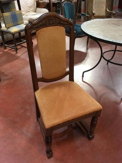 null Série de six chaises de style renaissance italienne
très bon état