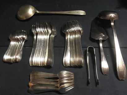 null Ménagère en métal argenté comprenant 2 louches, cuillères et fourchettes, fourchettes...
