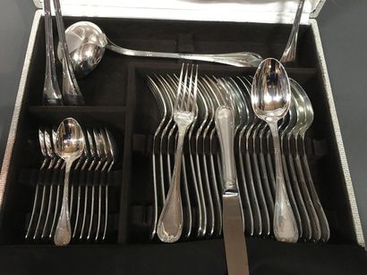 null Christofle Ménagère en métal argenté comprenant 12 couteaux, 12 fourchettes,...