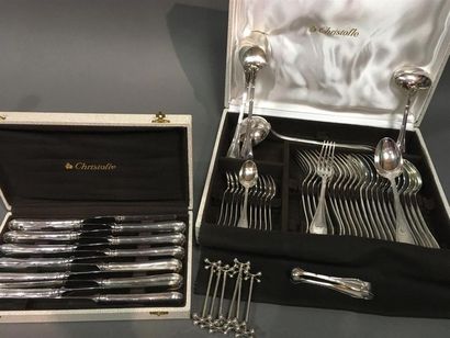 null Christofle Ménagère en métal argenté comprenant 12 couteaux, 12 fourchettes,...