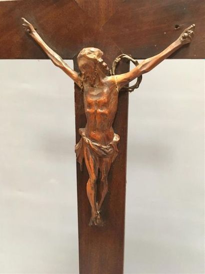 null Crucifix en bois
H totale : 70cm