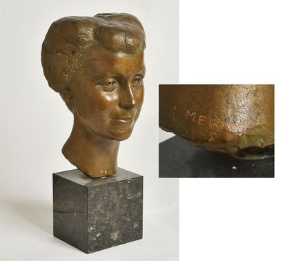 null MERMET buste de femme
Terre cuite patine bronze
Signé
H : 48cm