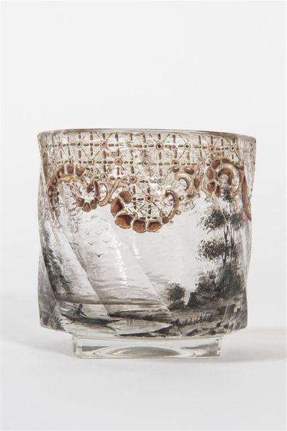 null Emile GALLE (1846-1904)
Rare verre reposant sur un léger piédouche quadrangulaire...