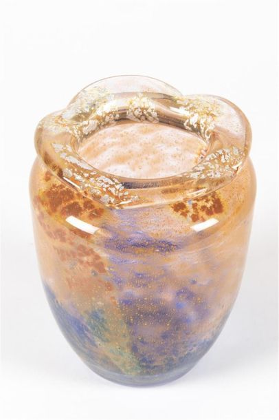 null MULLER ET FRERES LUNEVILLE
Vase en verre marmoréen brillant, translucide et...