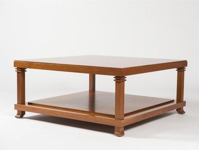 null Frank LLOYD WRIGHT(1867-1959)
Table basse modèle 610 dit Robie 2 en cerisier...