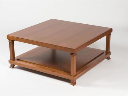 null Frank LLOYD WRIGHT(1867-1959)
Table basse modèle 610 dit Robie 2 en cerisier...