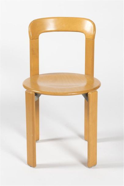 null Bruno REY (Né en 1935)
Suite de quatre chaises modèle Rey Chair en hêtre massif...