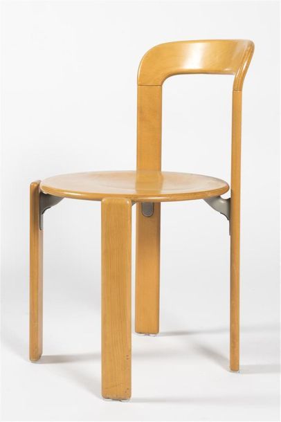 null Bruno REY (Né en 1935)
Suite de quatre chaises modèle Rey Chair en hêtre massif...